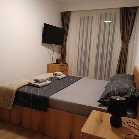 18Th & 16H Floor Secure Luxury Condos With Pool & Fitness Included In Price Скоп'є Екстер'єр фото