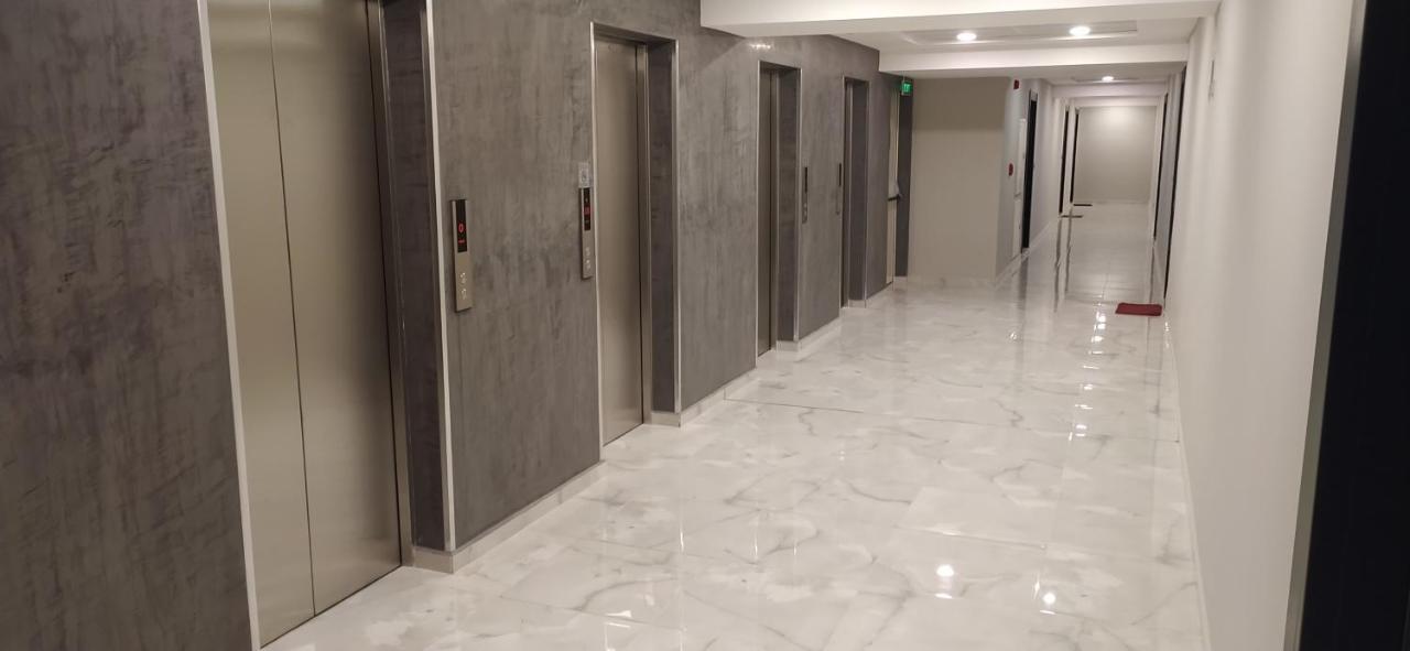 18Th & 16H Floor Secure Luxury Condos With Pool & Fitness Included In Price Скоп'є Екстер'єр фото