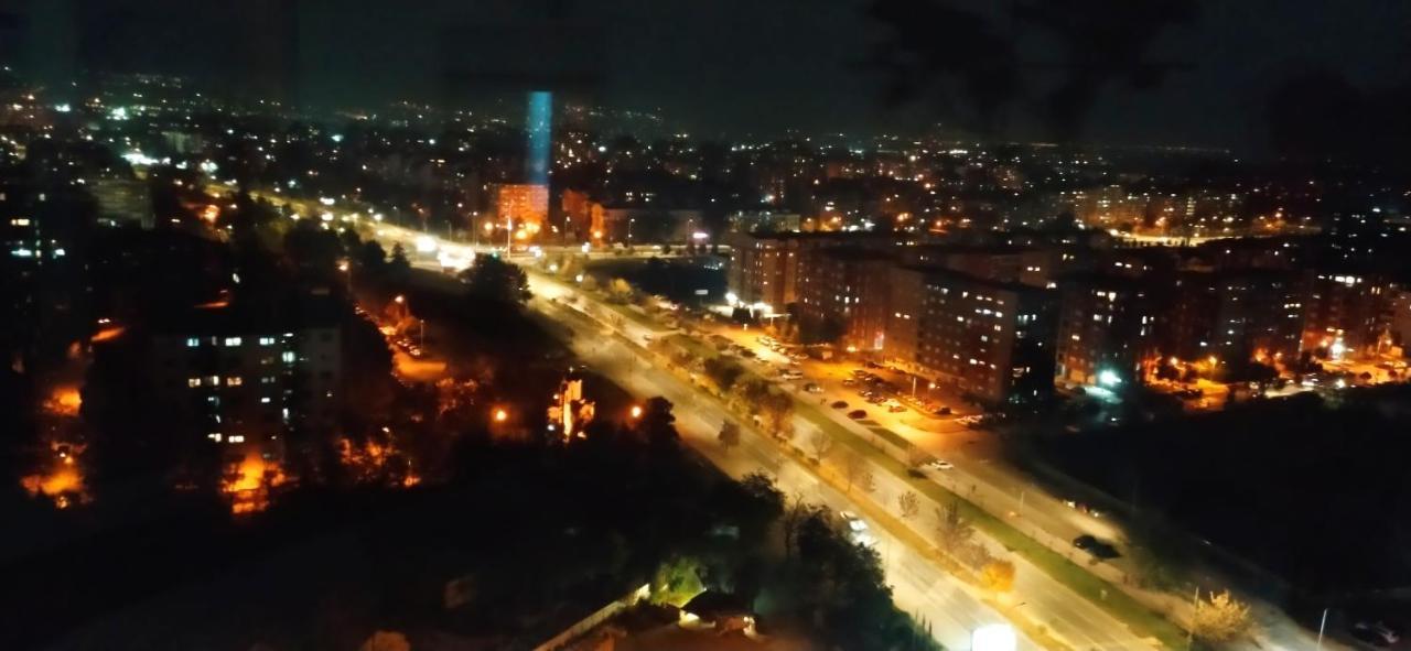 18Th & 16H Floor Secure Luxury Condos With Pool & Fitness Included In Price Скоп'є Екстер'єр фото