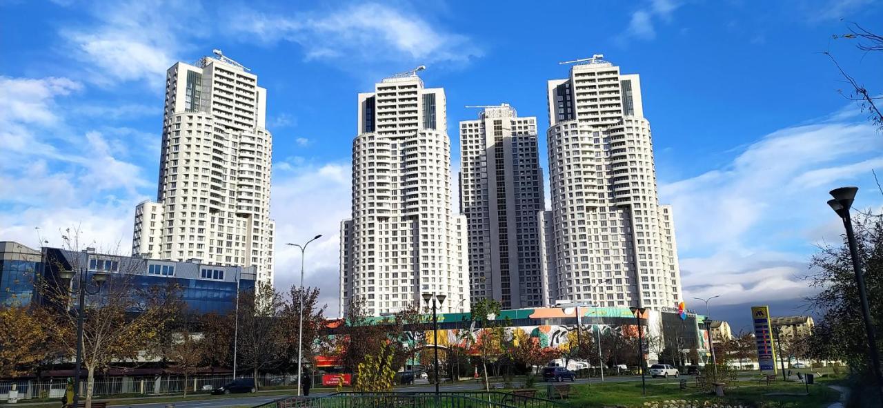 18Th & 16H Floor Secure Luxury Condos With Pool & Fitness Included In Price Скоп'є Екстер'єр фото