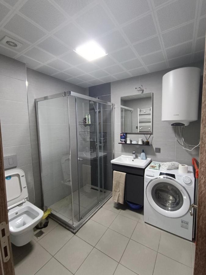 18Th & 16H Floor Secure Luxury Condos With Pool & Fitness Included In Price Скоп'є Екстер'єр фото