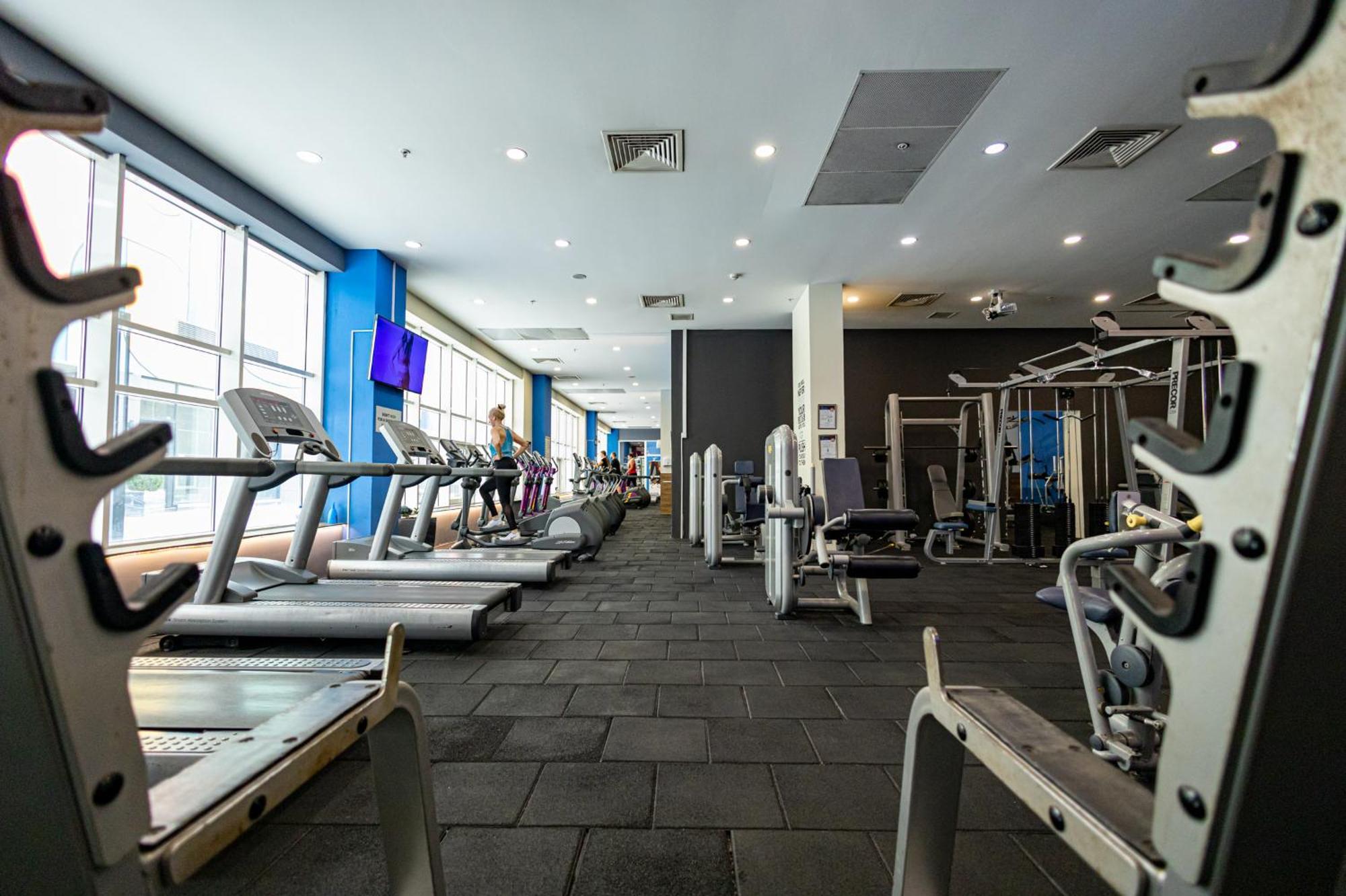 18Th & 16H Floor Secure Luxury Condos With Pool & Fitness Included In Price Скоп'є Екстер'єр фото