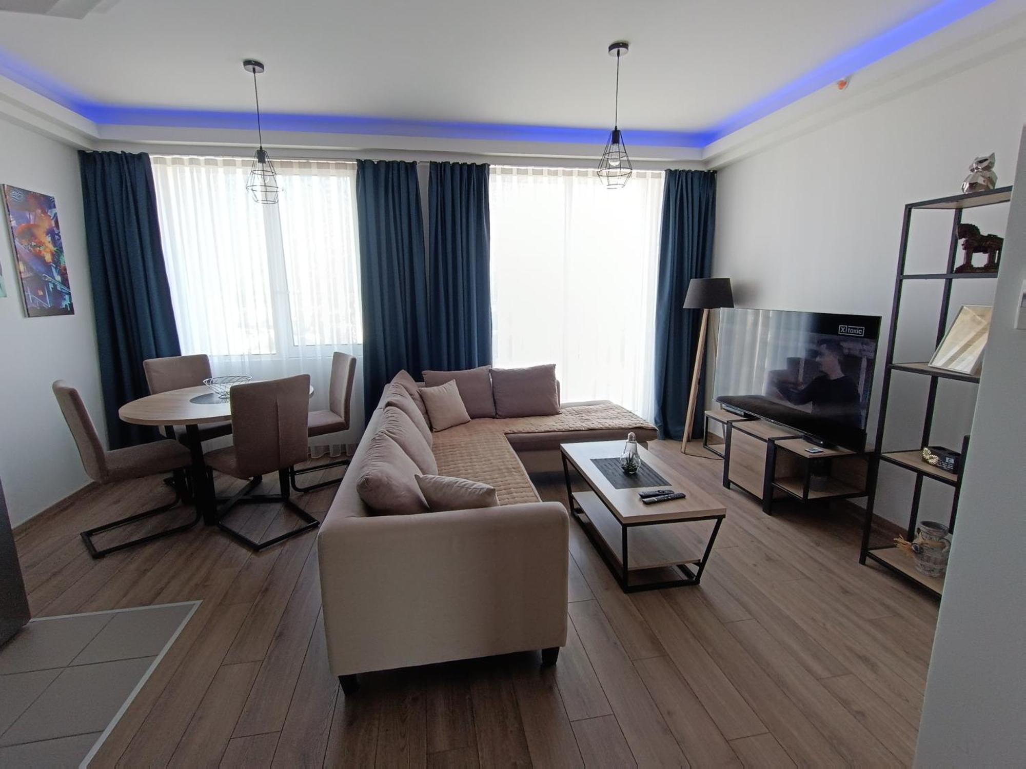 18Th & 16H Floor Secure Luxury Condos With Pool & Fitness Included In Price Скоп'є Екстер'єр фото