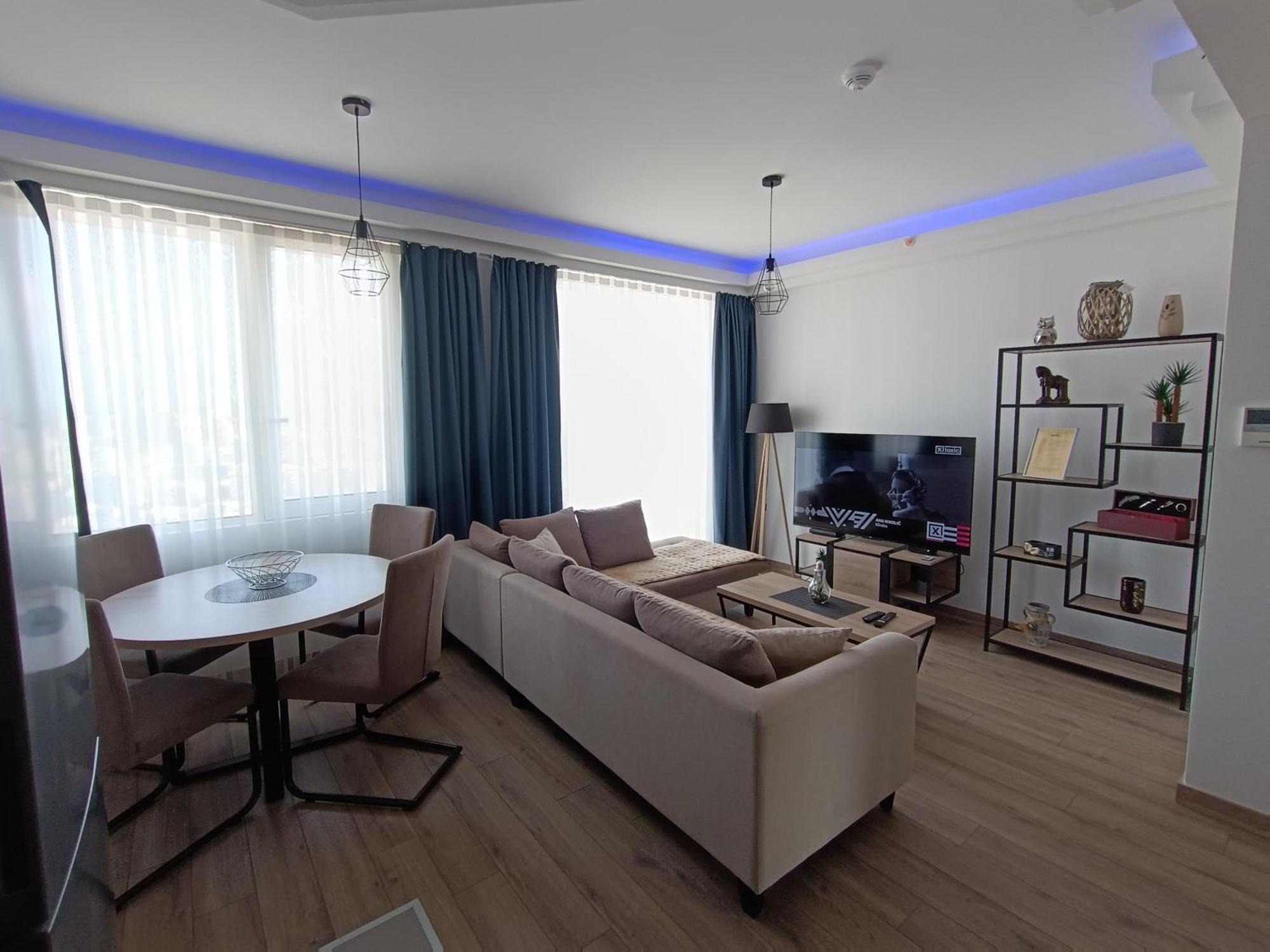 18Th & 16H Floor Secure Luxury Condos With Pool & Fitness Included In Price Скоп'є Екстер'єр фото