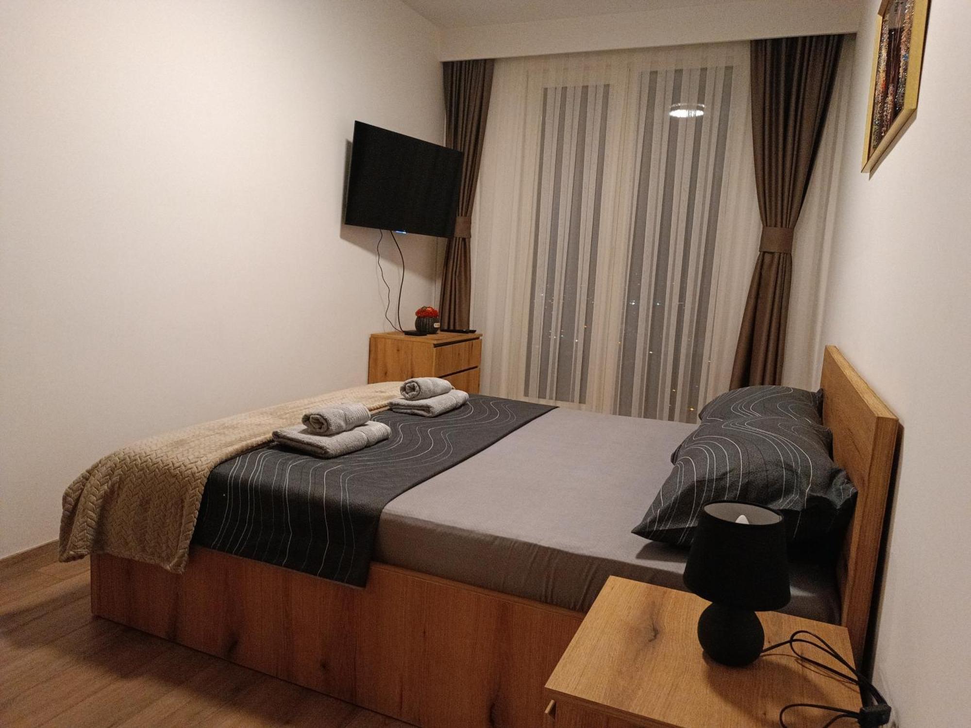 18Th & 16H Floor Secure Luxury Condos With Pool & Fitness Included In Price Скоп'є Екстер'єр фото