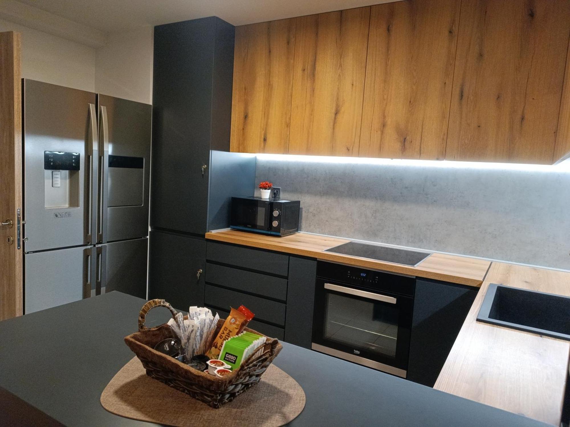 18Th & 16H Floor Secure Luxury Condos With Pool & Fitness Included In Price Скоп'є Екстер'єр фото