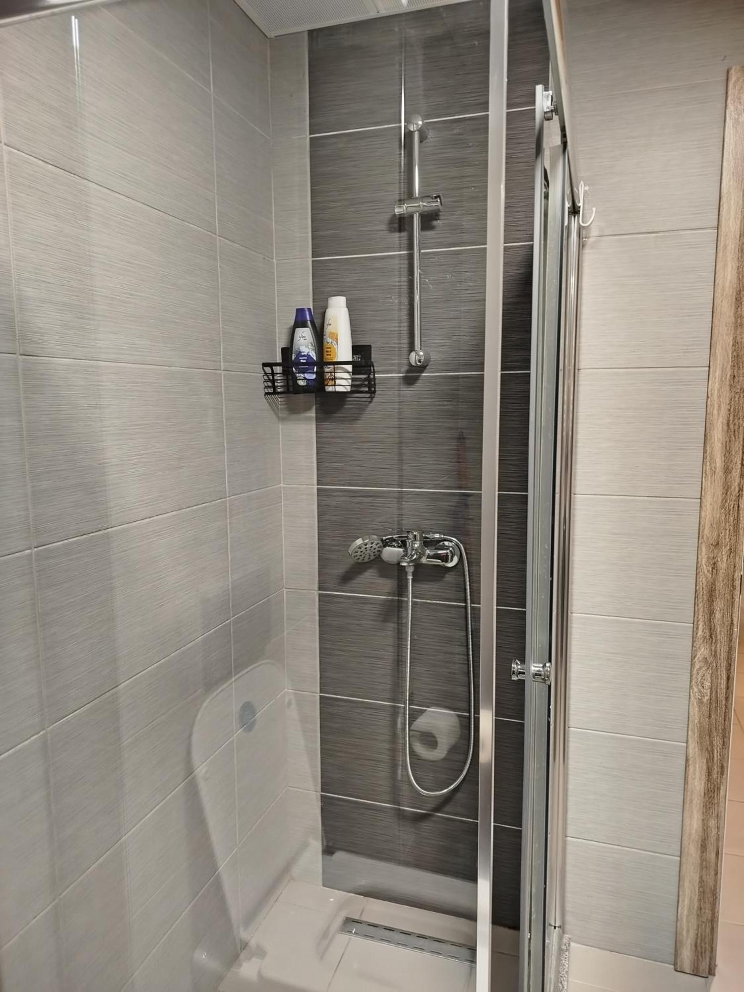 18Th & 16H Floor Secure Luxury Condos With Pool & Fitness Included In Price Скоп'є Екстер'єр фото