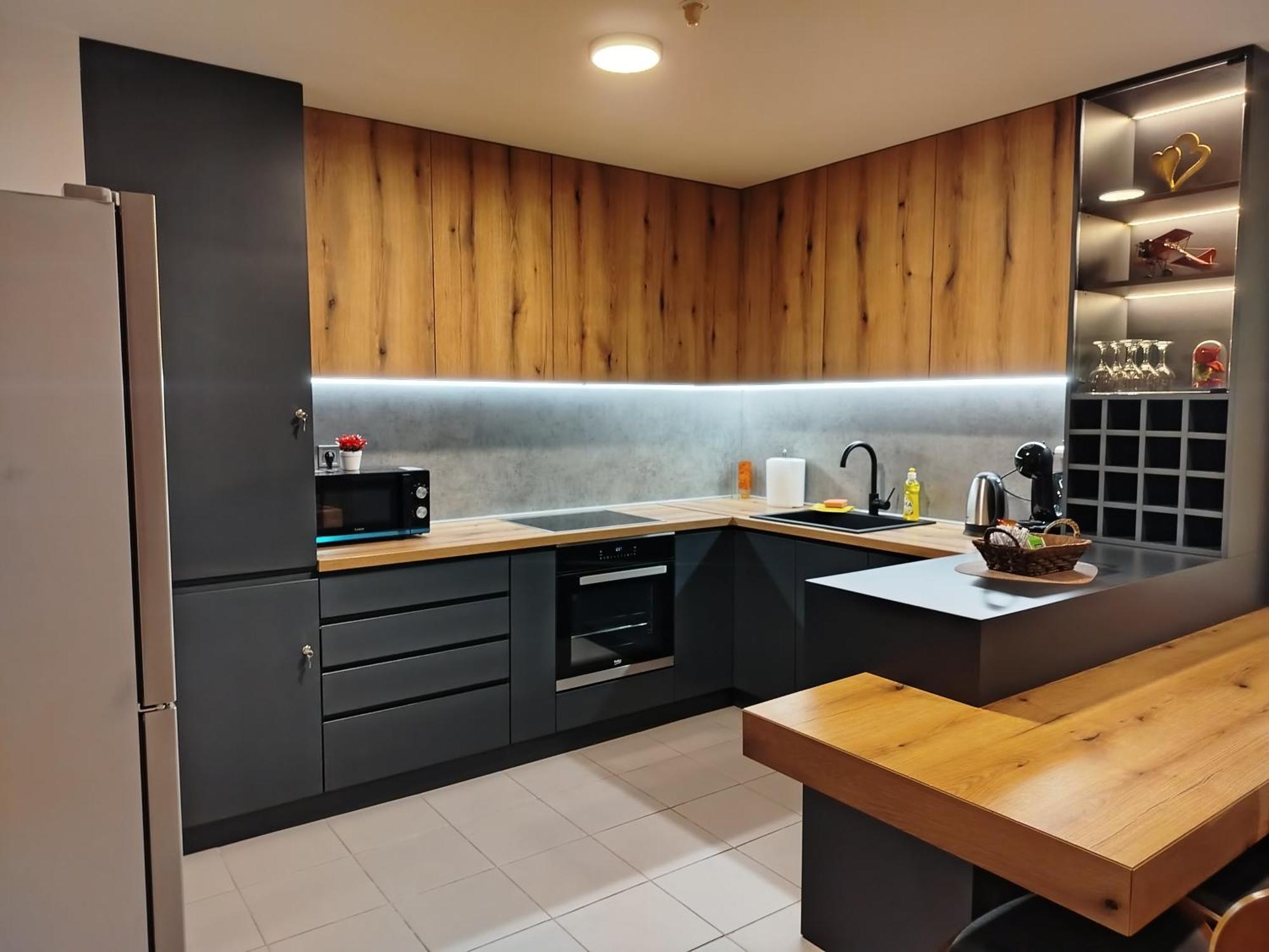 18Th & 16H Floor Secure Luxury Condos With Pool & Fitness Included In Price Скоп'є Екстер'єр фото