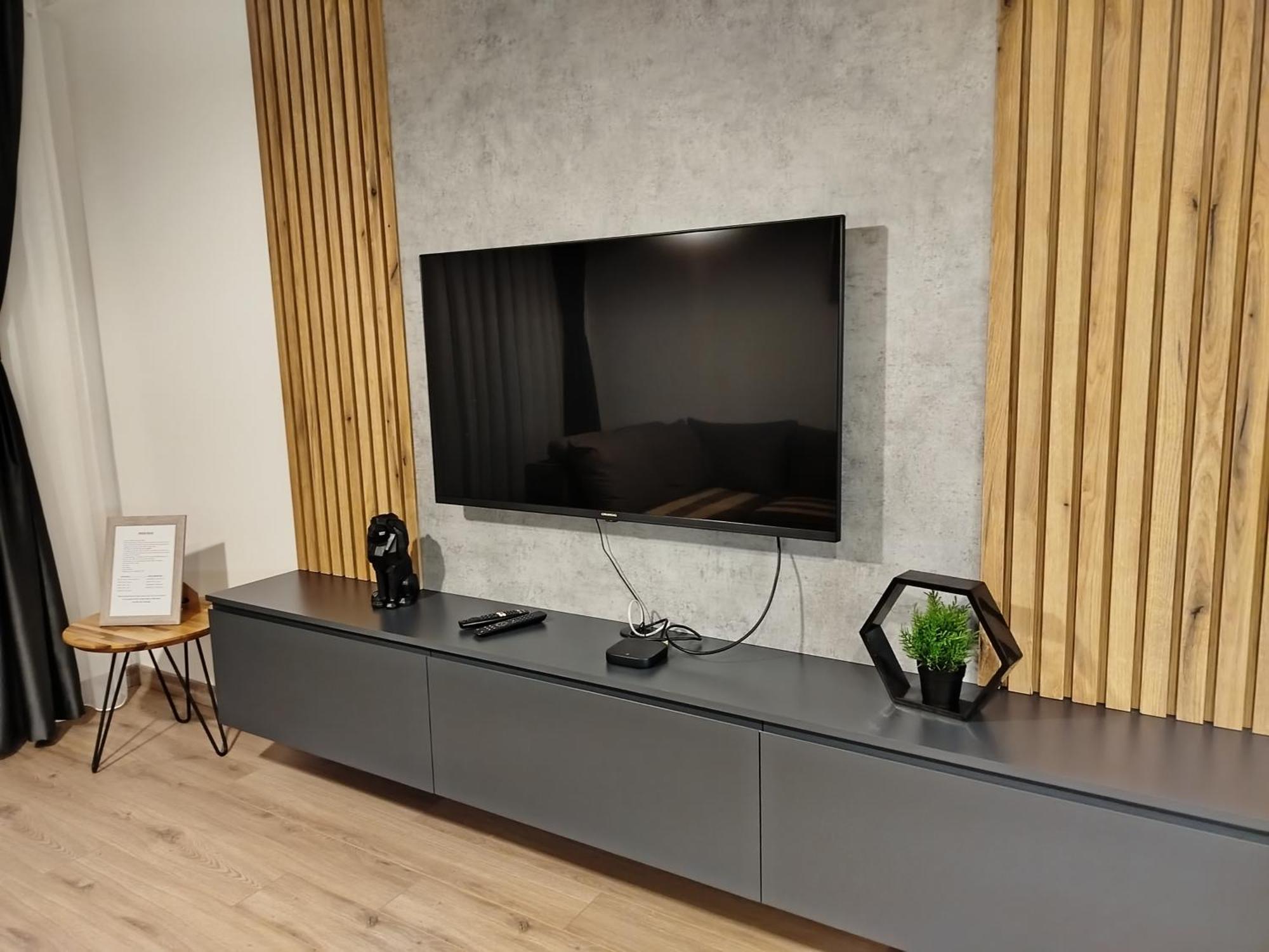 18Th & 16H Floor Secure Luxury Condos With Pool & Fitness Included In Price Скоп'є Екстер'єр фото