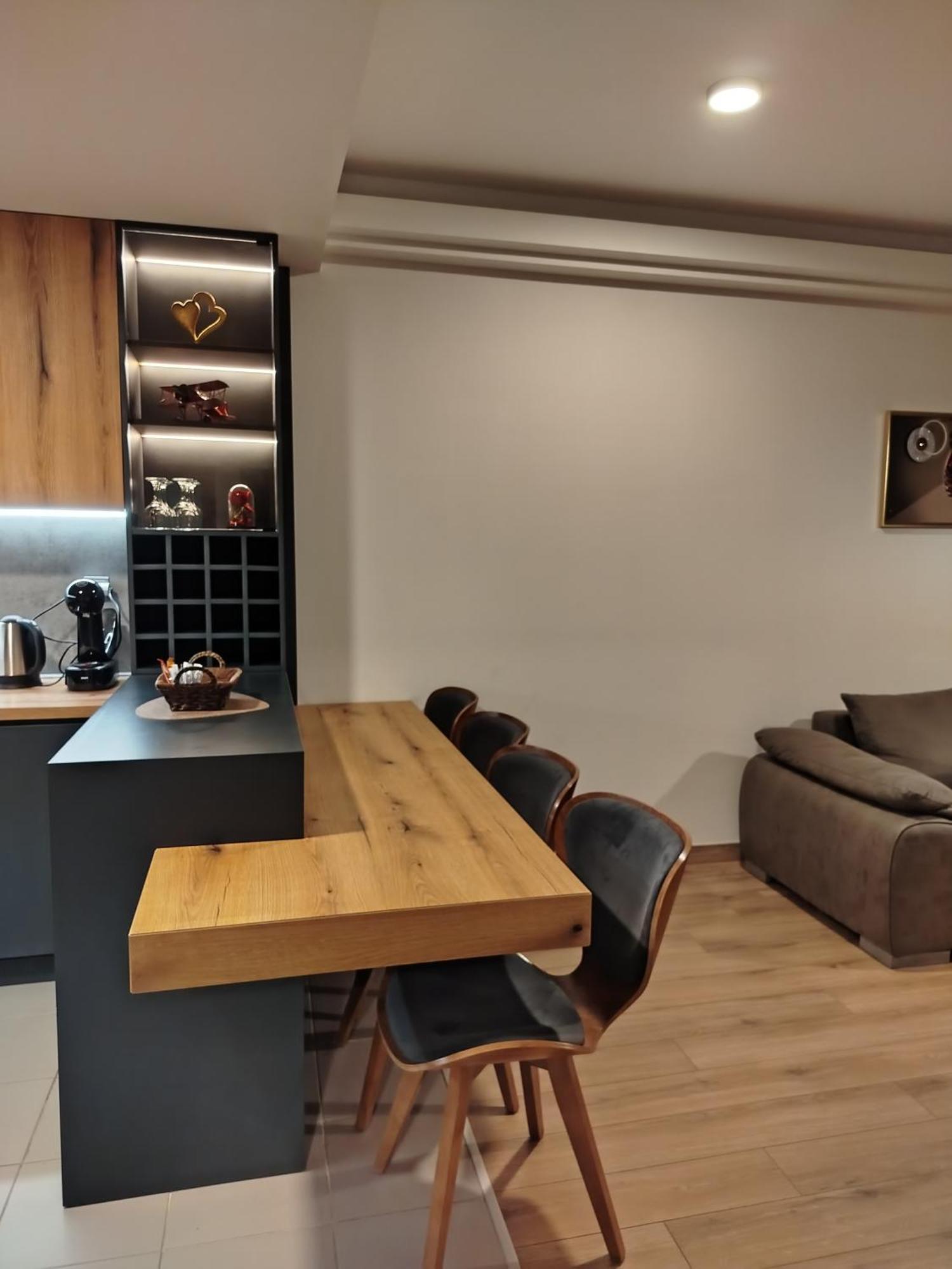 18Th & 16H Floor Secure Luxury Condos With Pool & Fitness Included In Price Скоп'є Екстер'єр фото